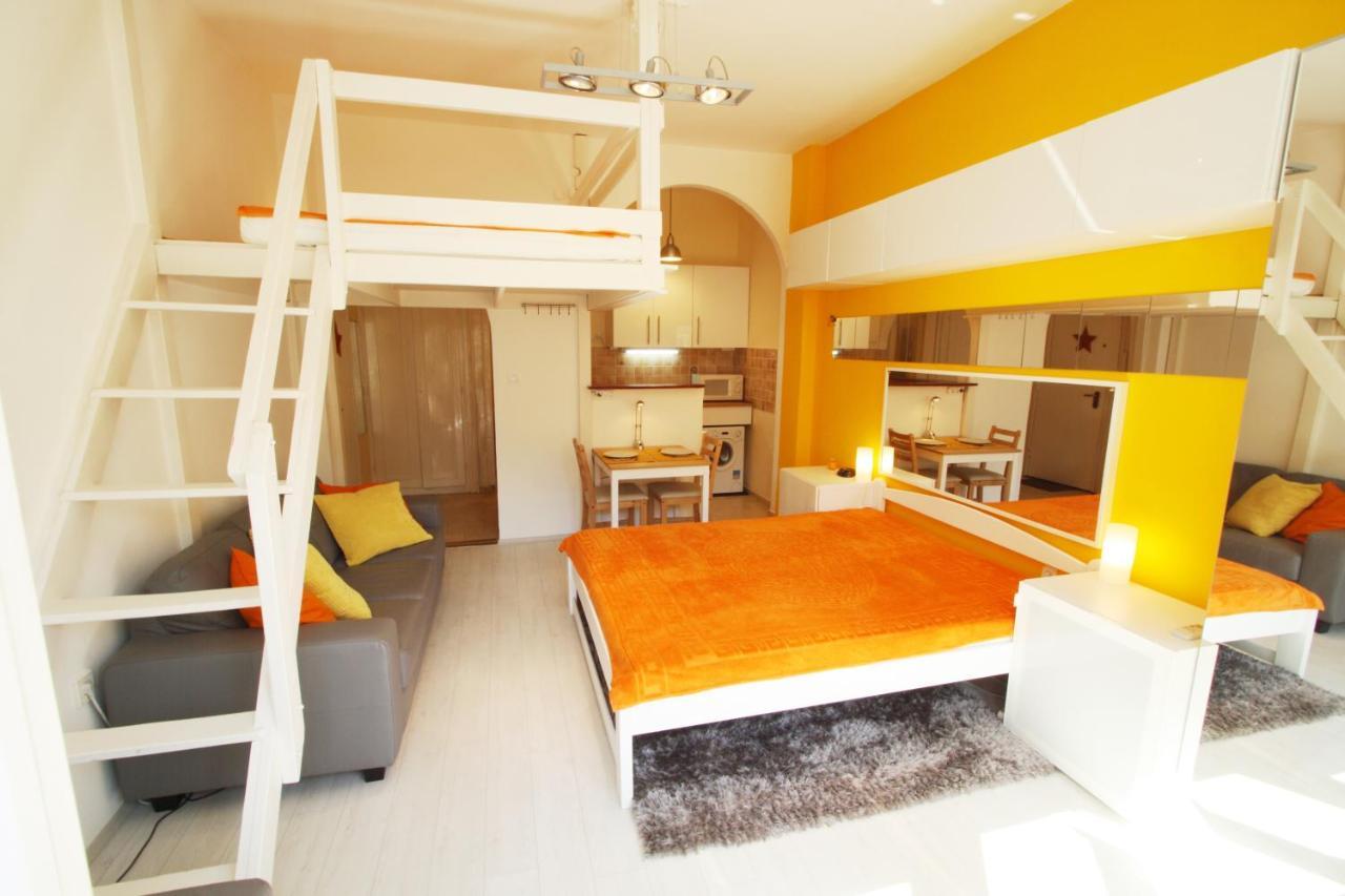 Sunny Studio With Balcony In Party District بودابست المظهر الخارجي الصورة