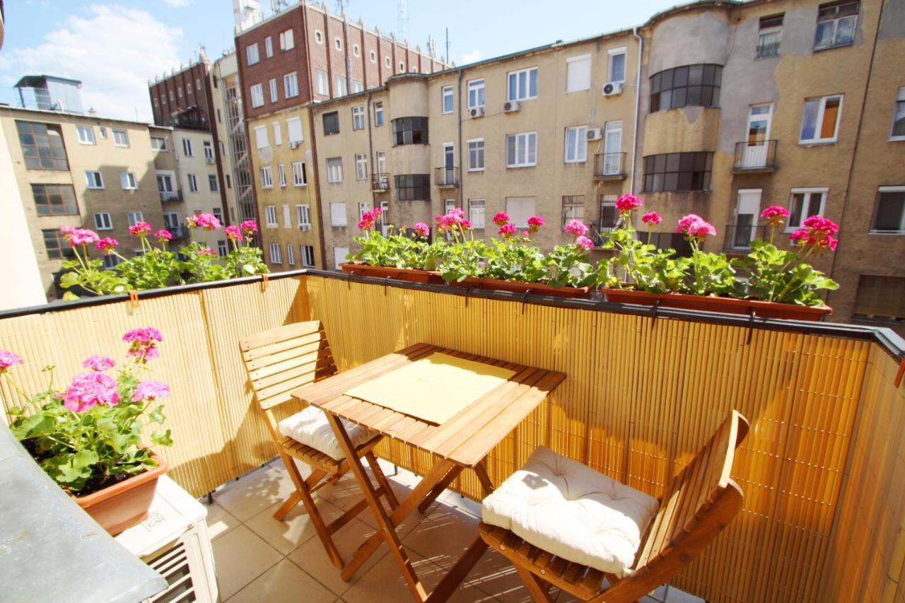 Sunny Studio With Balcony In Party District بودابست المظهر الخارجي الصورة