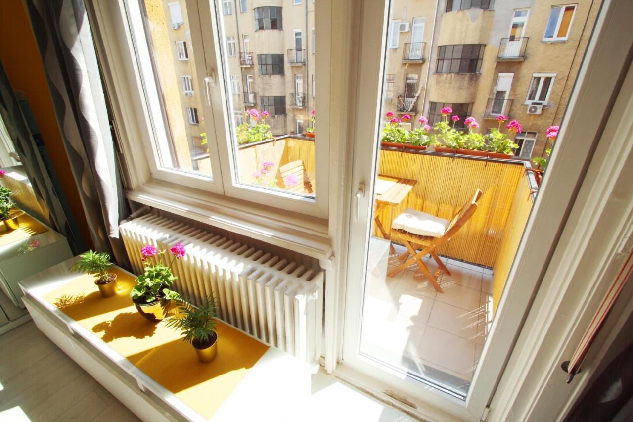 Sunny Studio With Balcony In Party District بودابست المظهر الخارجي الصورة