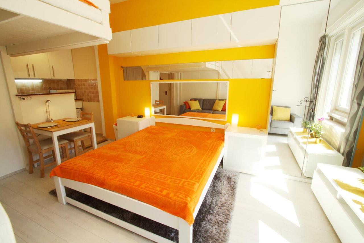Sunny Studio With Balcony In Party District بودابست المظهر الخارجي الصورة