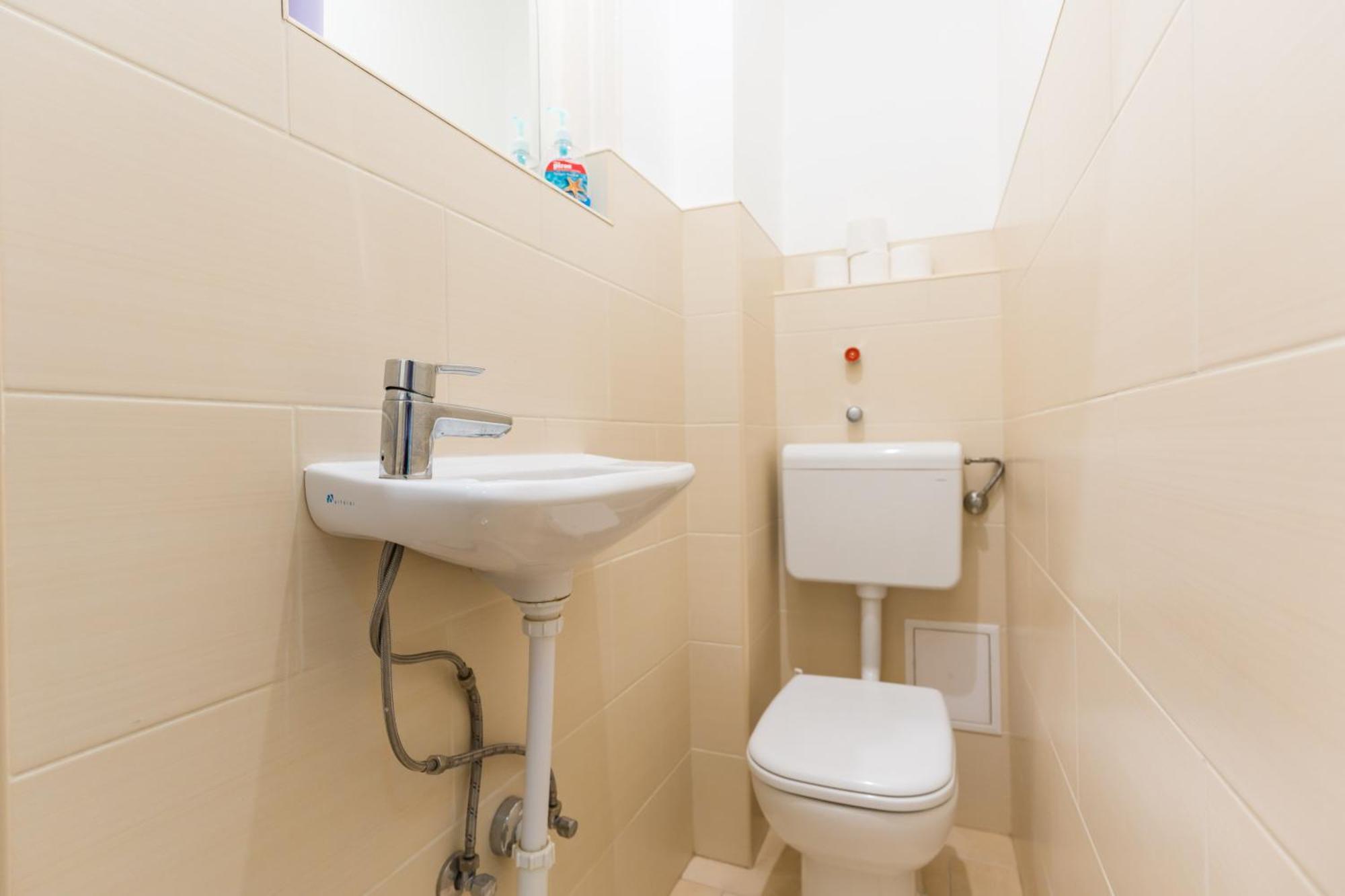 Sunny Studio With Balcony In Party District بودابست المظهر الخارجي الصورة