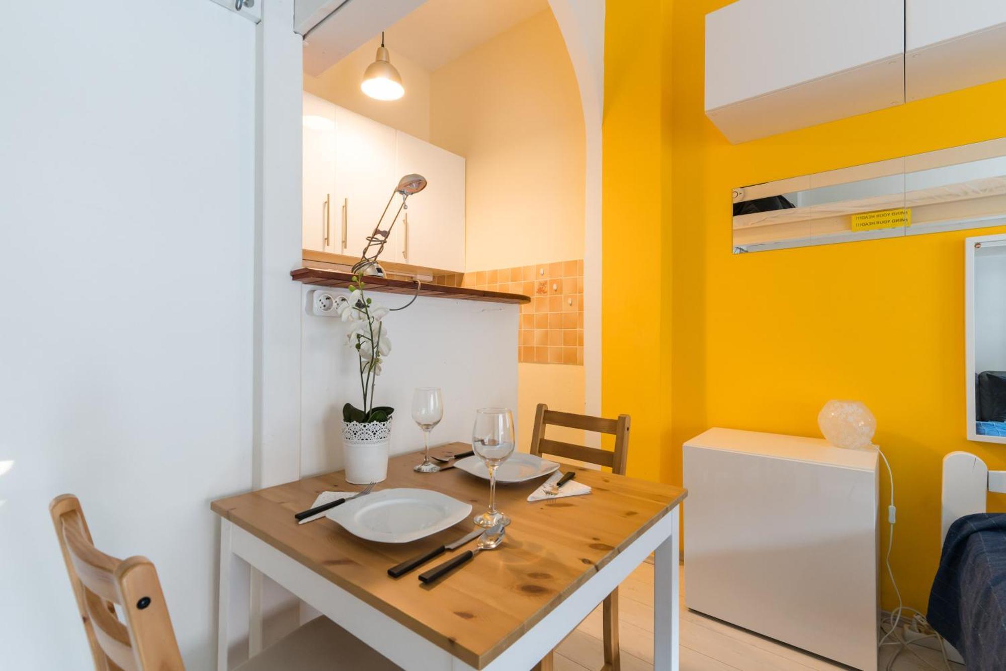 Sunny Studio With Balcony In Party District بودابست المظهر الخارجي الصورة