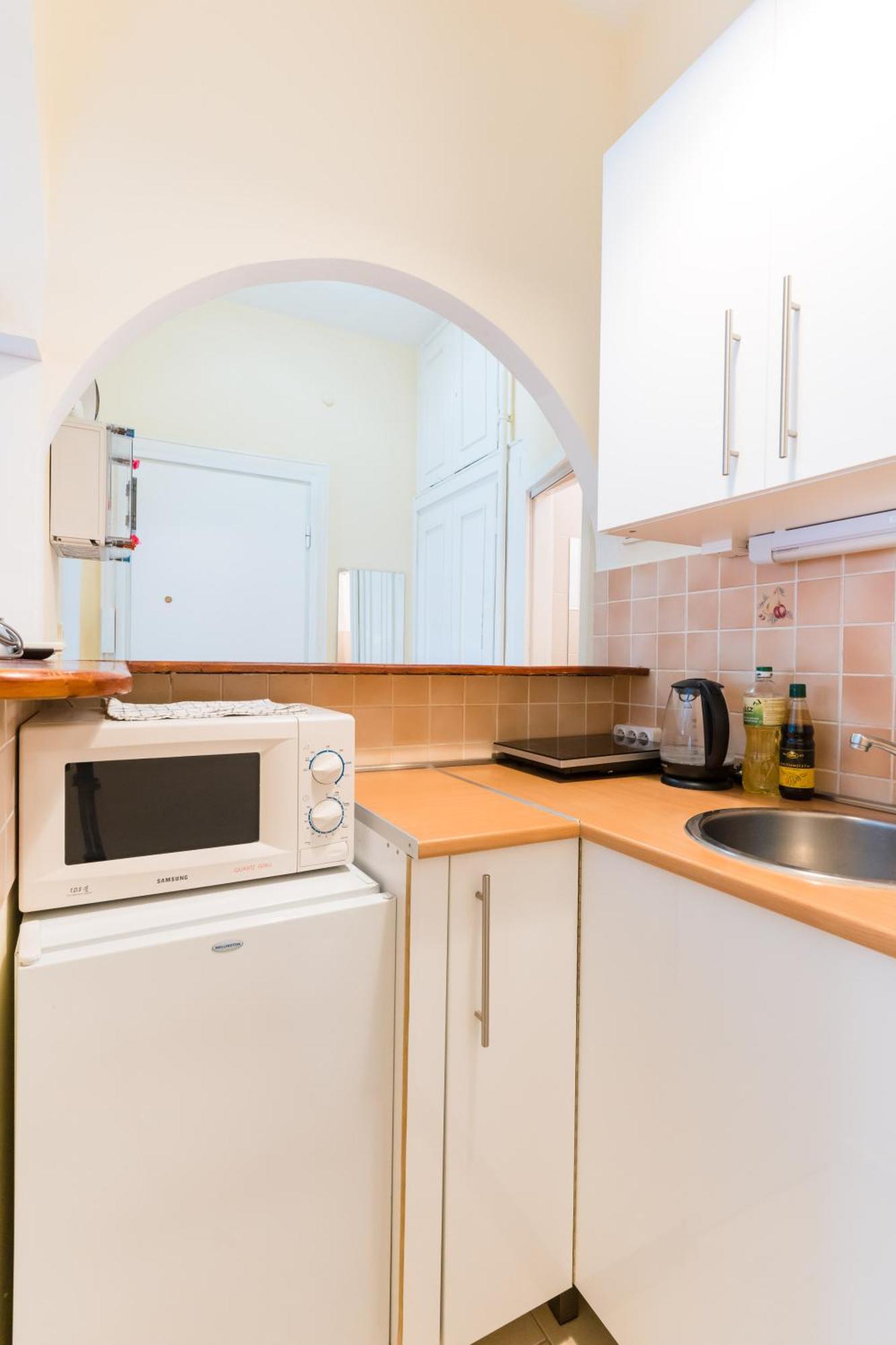 Sunny Studio With Balcony In Party District بودابست المظهر الخارجي الصورة